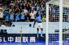 蓉城申花绿茵场角逐：韦世豪归队，蓉城小胜申花